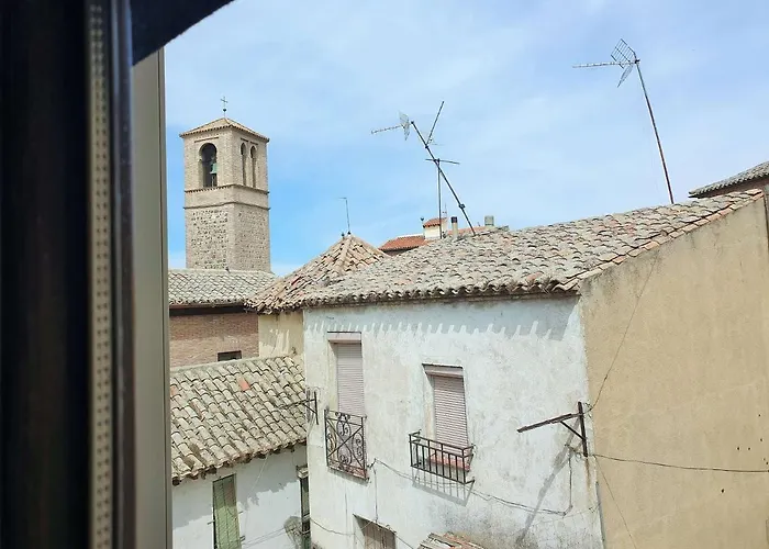 Toledorooms Estrella Con Azotea En El Casco *